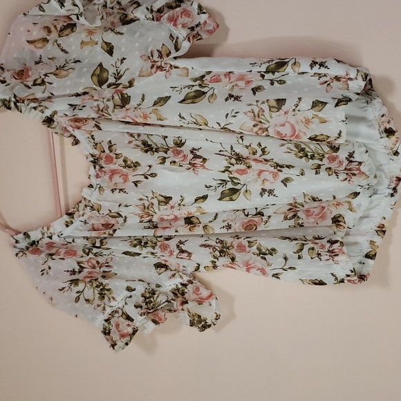 Cute floral crop top❤ - Picture 3 of 6